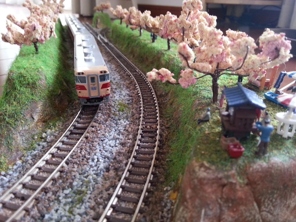 鉄道模型ジオラマ 桜並木のある風景を作成してみました: 鉄道模型ブログ てつもの部屋