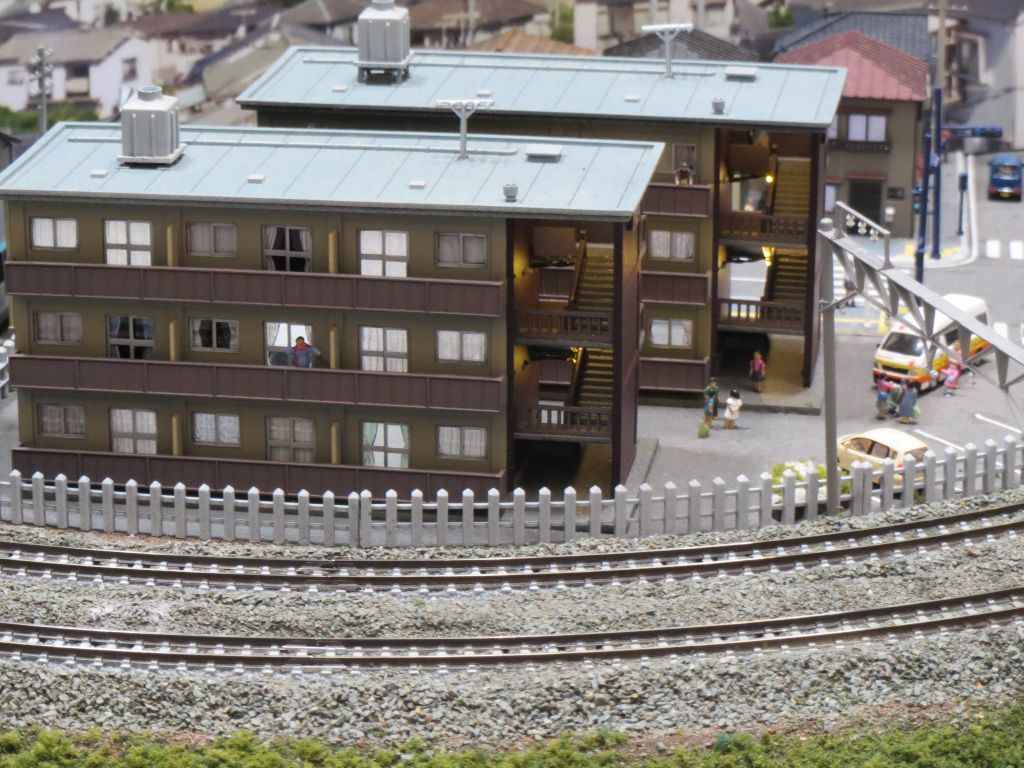 Amazon.co.jp: Nゲージ鉄道模型ジオコレに住宅模型ミニチュア